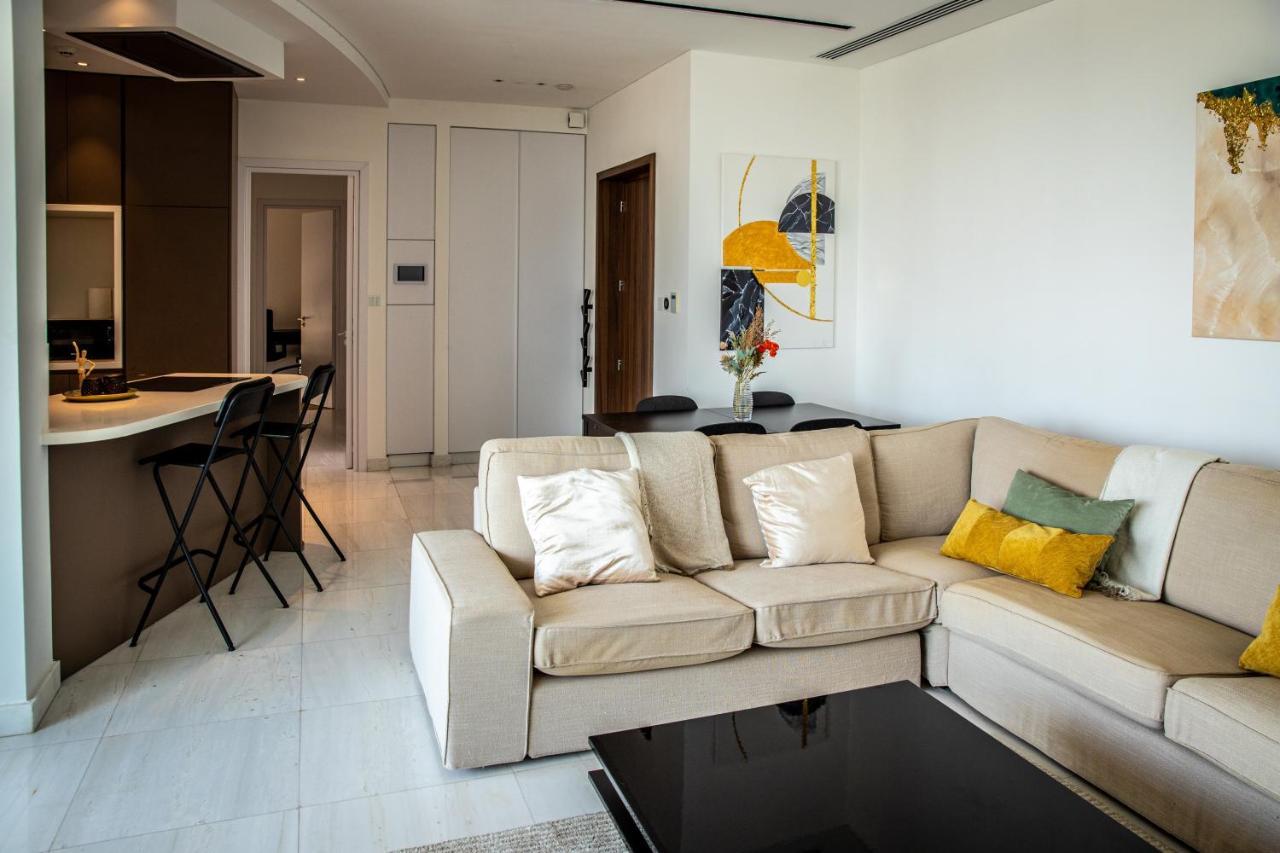 Phaedrus Living: 360 Tower Luxury Flat Apartment Nicosia Exterior photo
