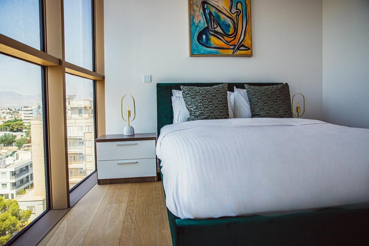 Phaedrus Living: 360 Tower Luxury Flat Apartment Nicosia Exterior photo
